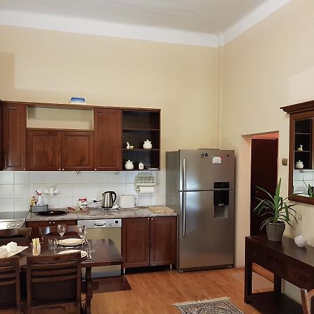 Classic Style Apartment Belgrado Exterior foto
